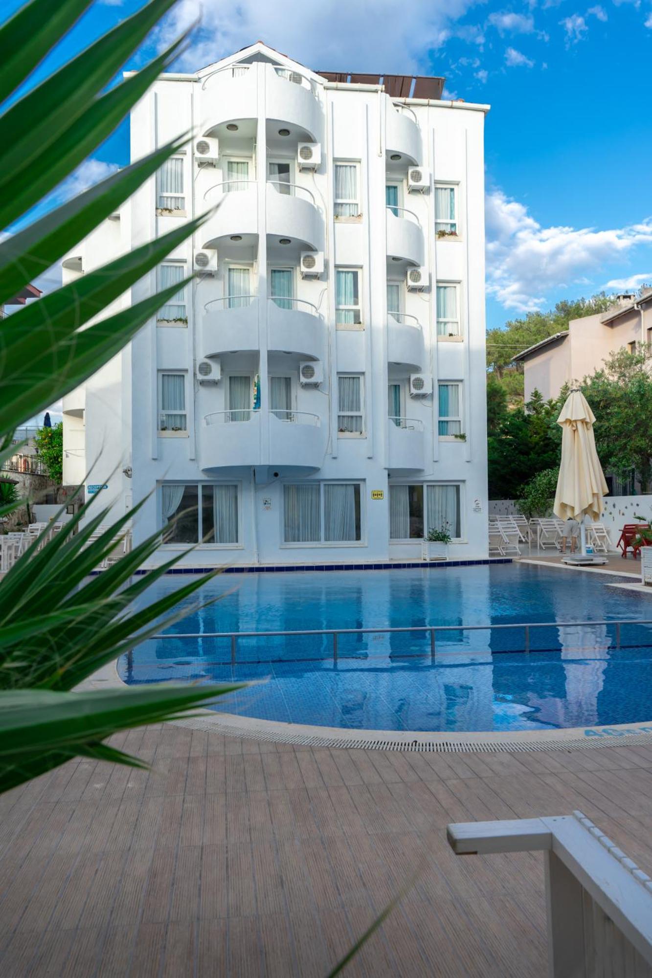 Otel Yeni Çeşme Extérieur photo